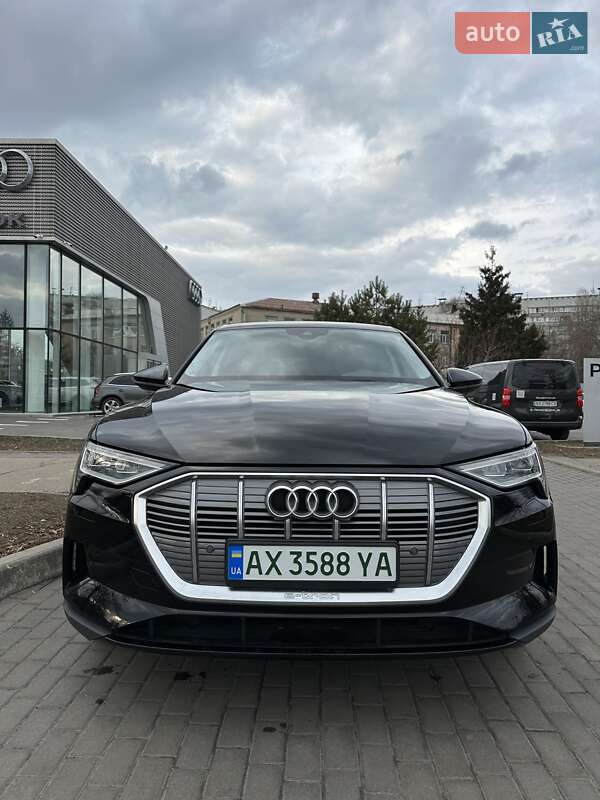 Внедорожник / Кроссовер Audi e-tron 2021 в Киеве
