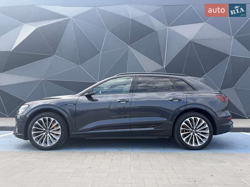 Позашляховик / Кросовер Audi e-tron 2019 в 