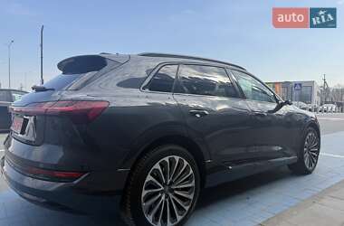 Позашляховик / Кросовер Audi e-tron 2019 в 