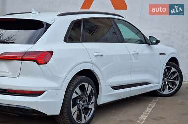 Внедорожник / Кроссовер Audi e-tron 2020 в 