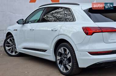 Внедорожник / Кроссовер Audi e-tron 2020 в 
