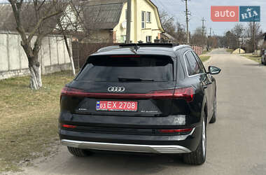 Позашляховик / Кросовер Audi e-tron 2020 в 