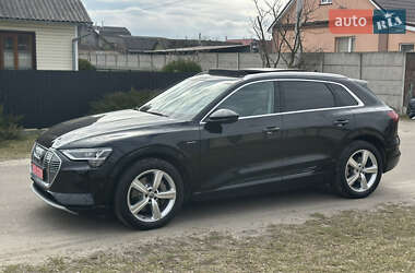 Позашляховик / Кросовер Audi e-tron 2020 в 