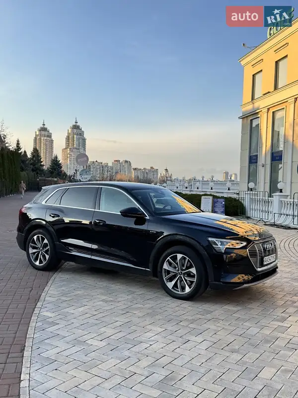 Audi e-tron