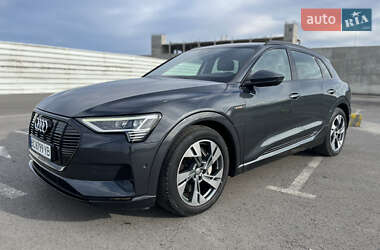 Внедорожник / Кроссовер Audi e-tron 2020 в 