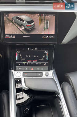 Внедорожник / Кроссовер Audi e-tron 2020 в 