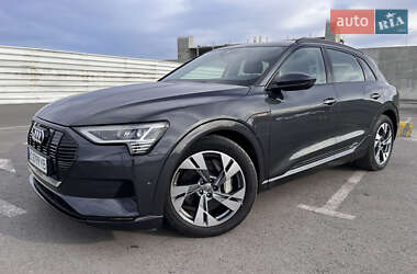 Внедорожник / Кроссовер Audi e-tron 2020 в 
