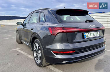 Внедорожник / Кроссовер Audi e-tron 2020 в 