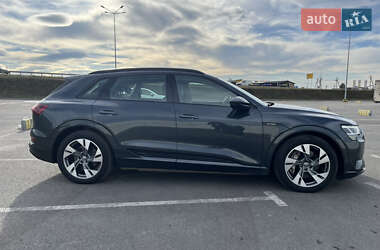 Внедорожник / Кроссовер Audi e-tron 2020 в 