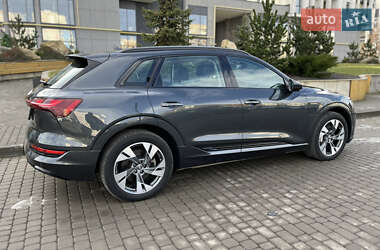 Внедорожник / Кроссовер Audi e-tron 2020 в 