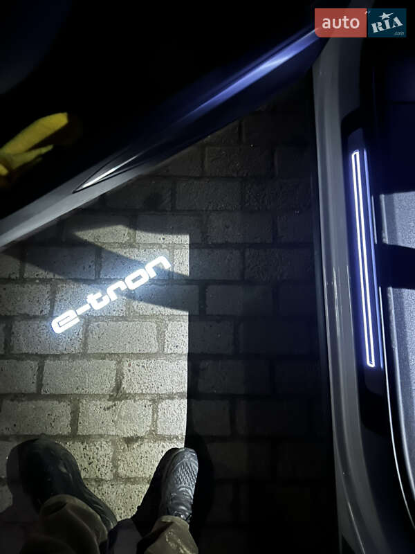 Внедорожник / Кроссовер Audi e-tron 2022 в Золочеве