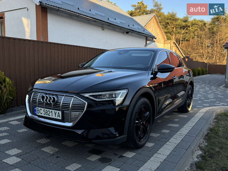 Позашляховик / Кросовер Audi e-tron 2021 в Золочеві