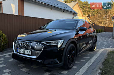 Внедорожник / Кроссовер Audi e-tron 2021 в 
