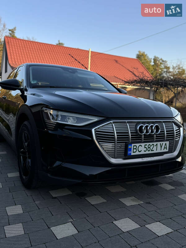 Позашляховик / Кросовер Audi e-tron 2021 в Золочеві
