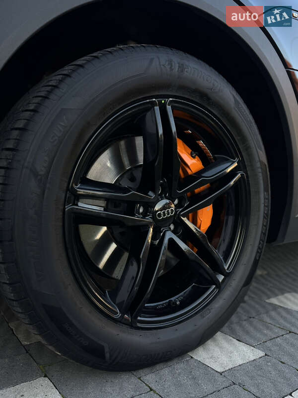 Позашляховик / Кросовер Audi e-tron 2021 в Золочеві
