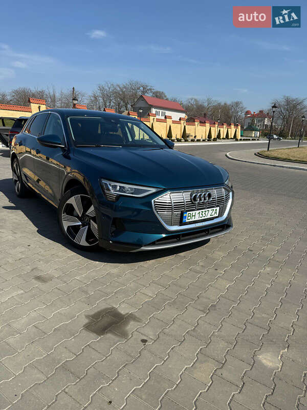 Позашляховик / Кросовер Audi e-tron 2021 в Ізмаїлі
