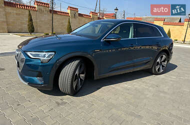 Внедорожник / Кроссовер Audi e-tron 2021 в 