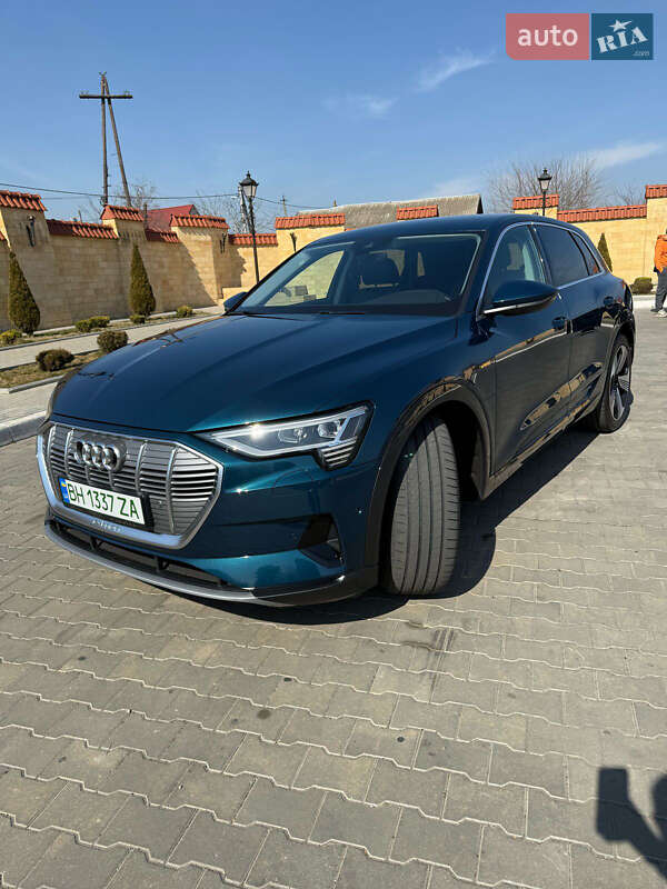 Позашляховик / Кросовер Audi e-tron 2021 в Ізмаїлі