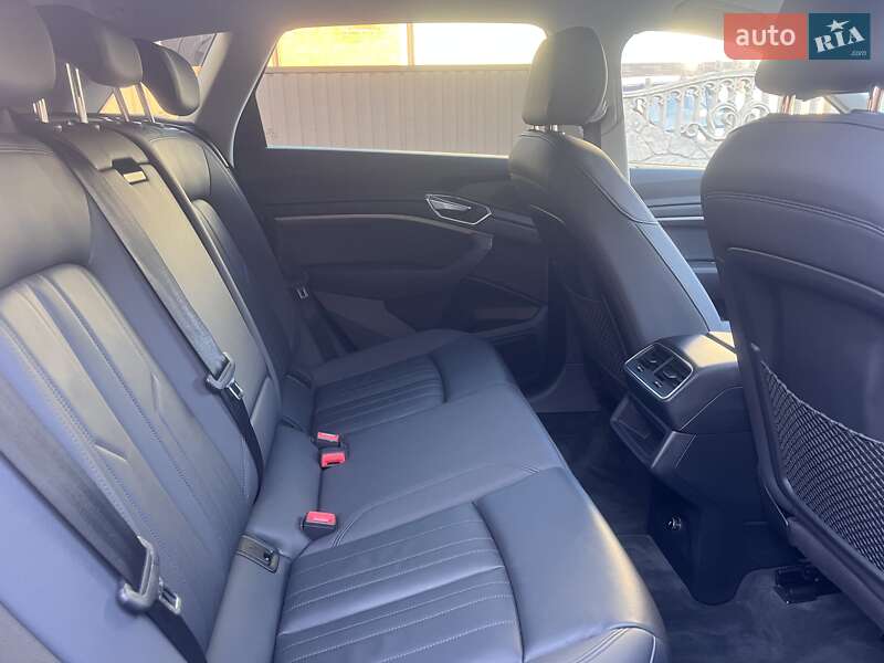 Позашляховик / Кросовер Audi e-tron 2020 в Луцьку
