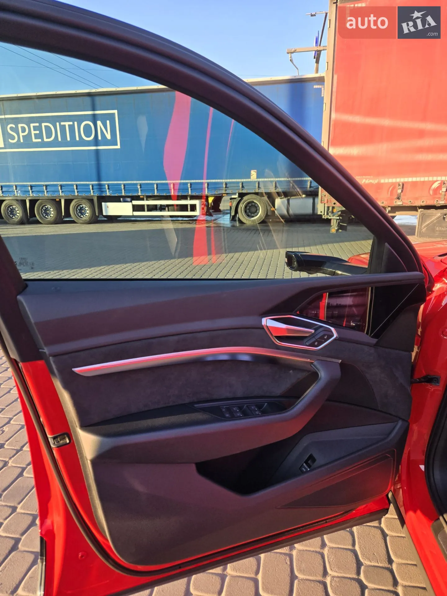 2020 Audi e-tron - мініатюра 14
