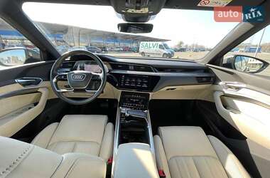 Внедорожник / Кроссовер Audi e-tron 2020 в 
