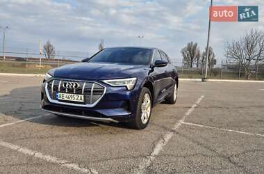 Внедорожник / Кроссовер Audi e-tron 2020 в 