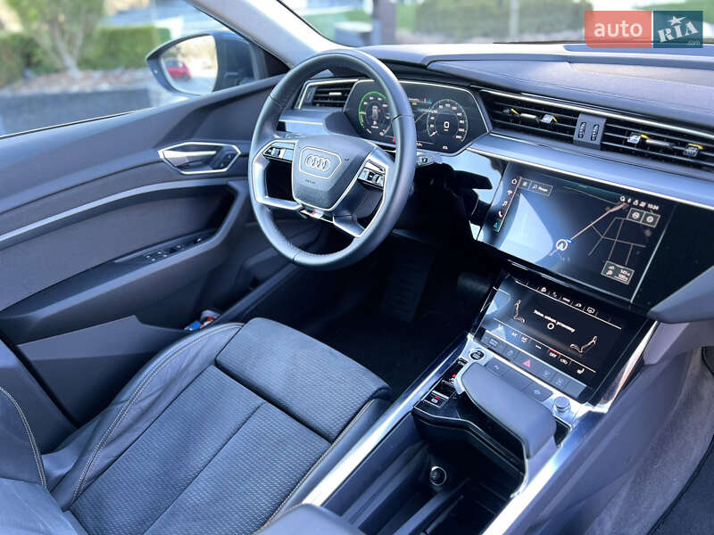 Внедорожник / Кроссовер Audi e-tron 2022 в Ужгороде