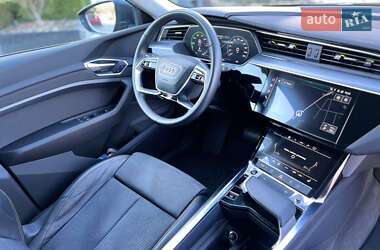 Внедорожник / Кроссовер Audi e-tron 2022 в 