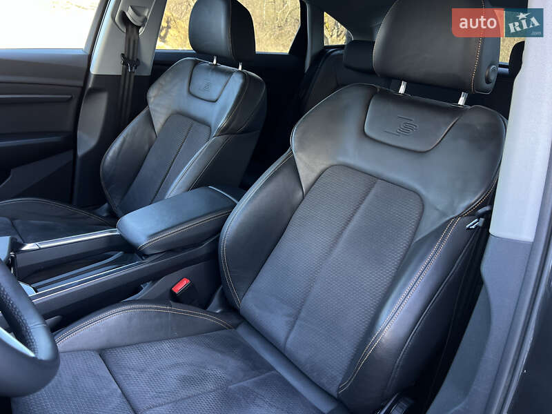 Внедорожник / Кроссовер Audi e-tron 2022 в Ужгороде