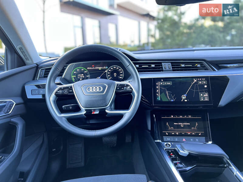 Внедорожник / Кроссовер Audi e-tron 2022 в Ужгороде