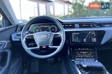 Внедорожник / Кроссовер Audi e-tron 2022 в 