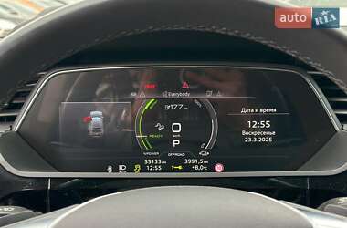 Внедорожник / Кроссовер Audi e-tron 2022 в 