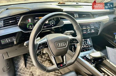 Внедорожник / Кроссовер Audi e-tron 2020 в 