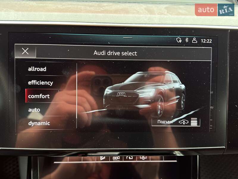 Внедорожник / Кроссовер Audi e-tron 2020 в Одессе
