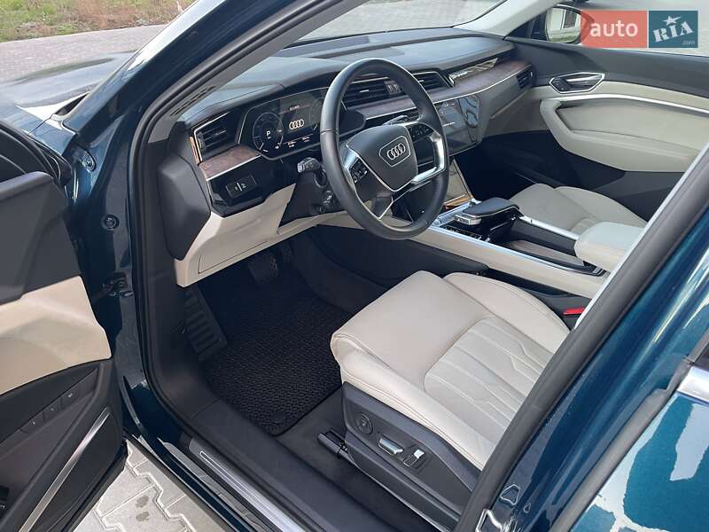 Внедорожник / Кроссовер Audi e-tron 2019 в Одессе