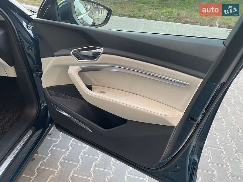 Внедорожник / Кроссовер Audi e-tron 2019 в Одессе