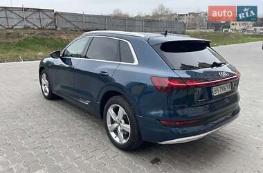 Внедорожник / Кроссовер Audi e-tron 2019 в 