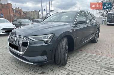 Внедорожник / Кроссовер Audi e-tron 2021 в 