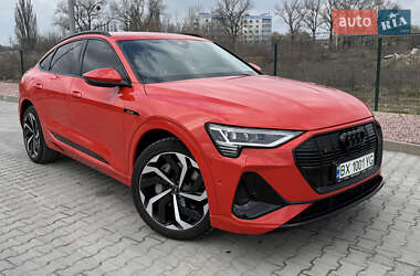 Внедорожник / Кроссовер Audi e-tron 2020 в 