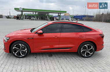 Внедорожник / Кроссовер Audi e-tron 2020 в 
