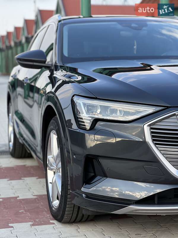 Внедорожник / Кроссовер Audi e-tron 2019 в Киеве