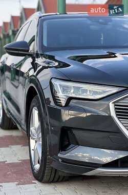 Внедорожник / Кроссовер Audi e-tron 2019 в 