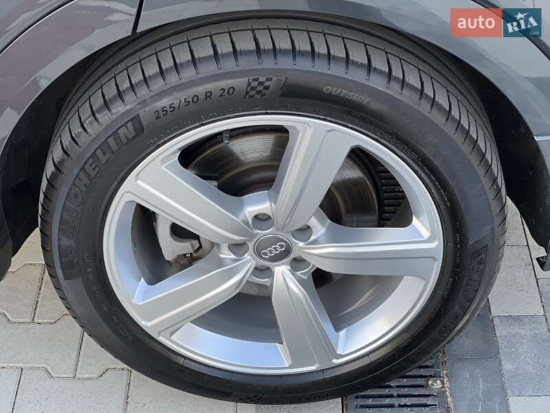 Внедорожник / Кроссовер Audi e-tron 2019 в Киеве