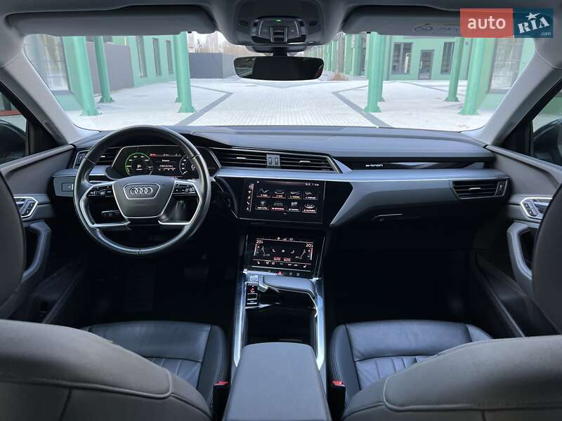 Внедорожник / Кроссовер Audi e-tron 2019 в Киеве