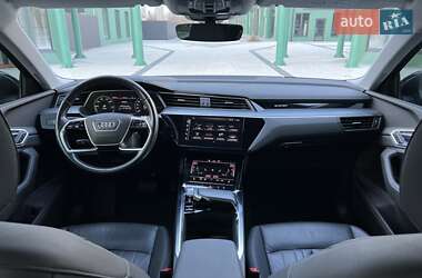 Внедорожник / Кроссовер Audi e-tron 2019 в 