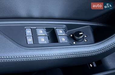 Внедорожник / Кроссовер Audi e-tron 2019 в 