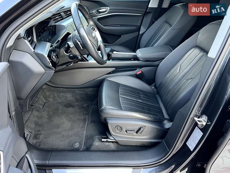 Внедорожник / Кроссовер Audi e-tron 2019 в Киеве