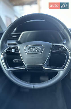 Внедорожник / Кроссовер Audi e-tron 2020 в 