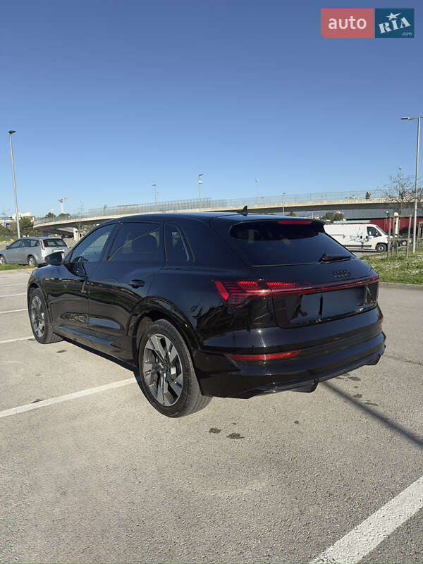 Внедорожник / Кроссовер Audi e-tron 2021 в Киеве