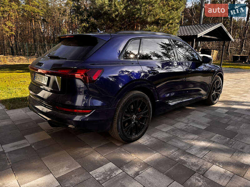 Позашляховик / Кросовер Audi e-tron 2022 в Києві